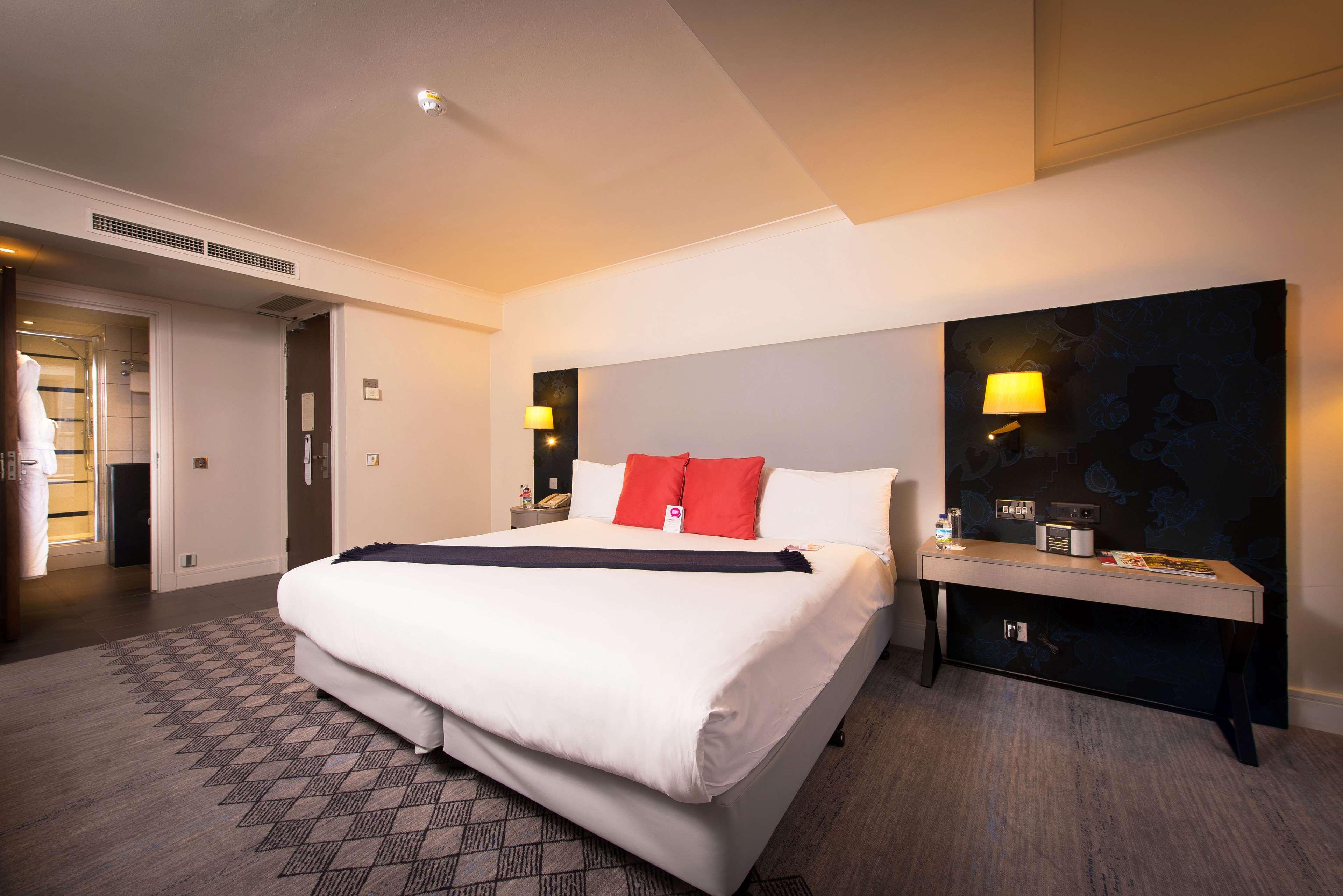 מלון Doubletree By Hilton London Kensington מראה חיצוני תמונה