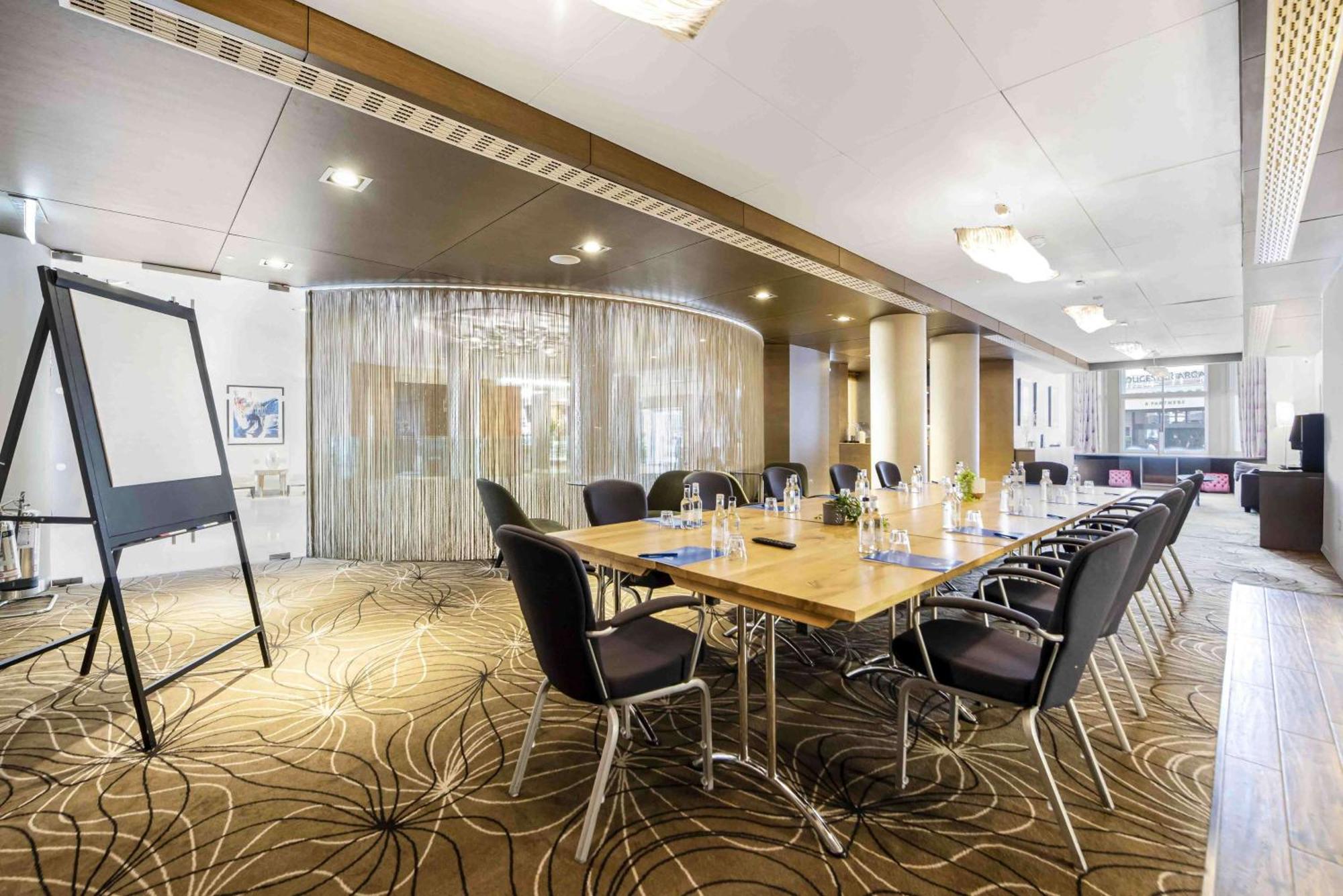 מלון Doubletree By Hilton London Kensington מראה חיצוני תמונה