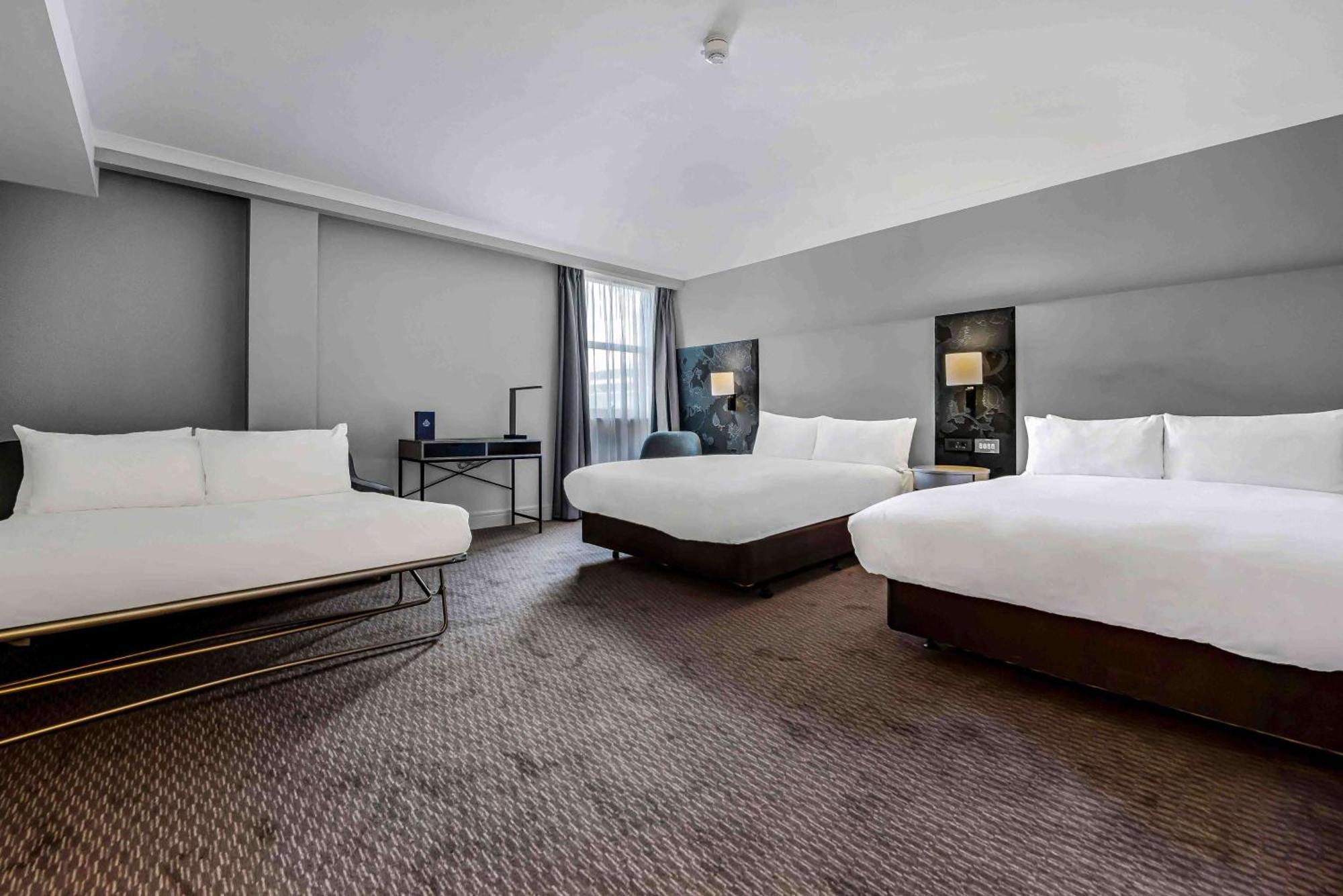 מלון Doubletree By Hilton London Kensington מראה חיצוני תמונה